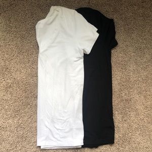 Black and White V-Neck Short-Sleeve Tees